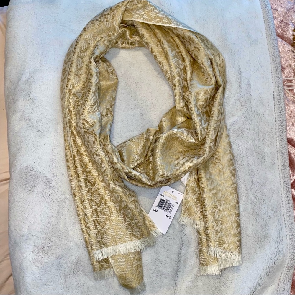 ‼️NWT‼️MICHAEL Michael Kors cream/tan fringe scarf